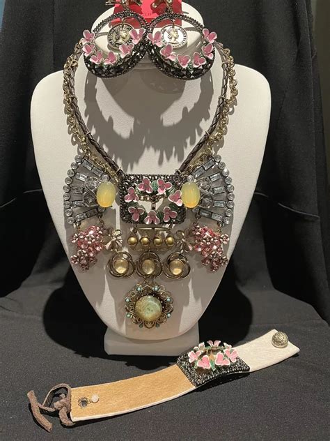 betsey johnson jewelry outlet.